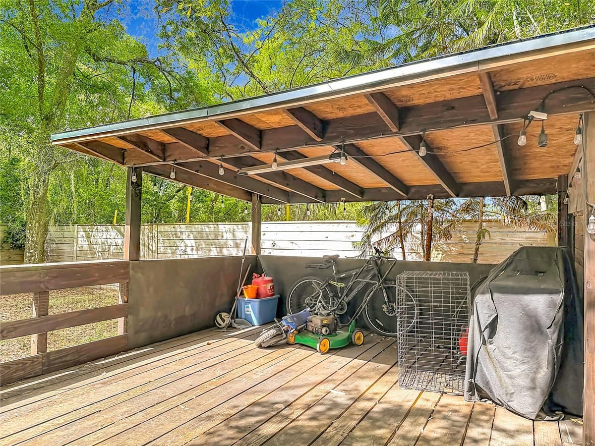31427 GHENT AVENUE — photo 31 of 40