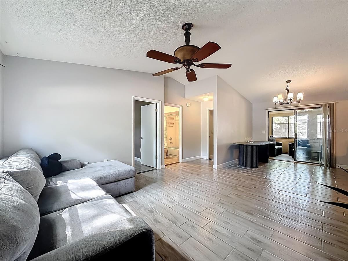 31427 GHENT AVENUE — photo 9 of 40