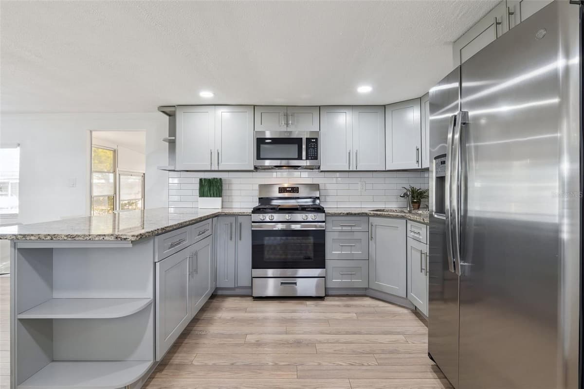 511 FLAMINGO LANE — photo 3 of 25