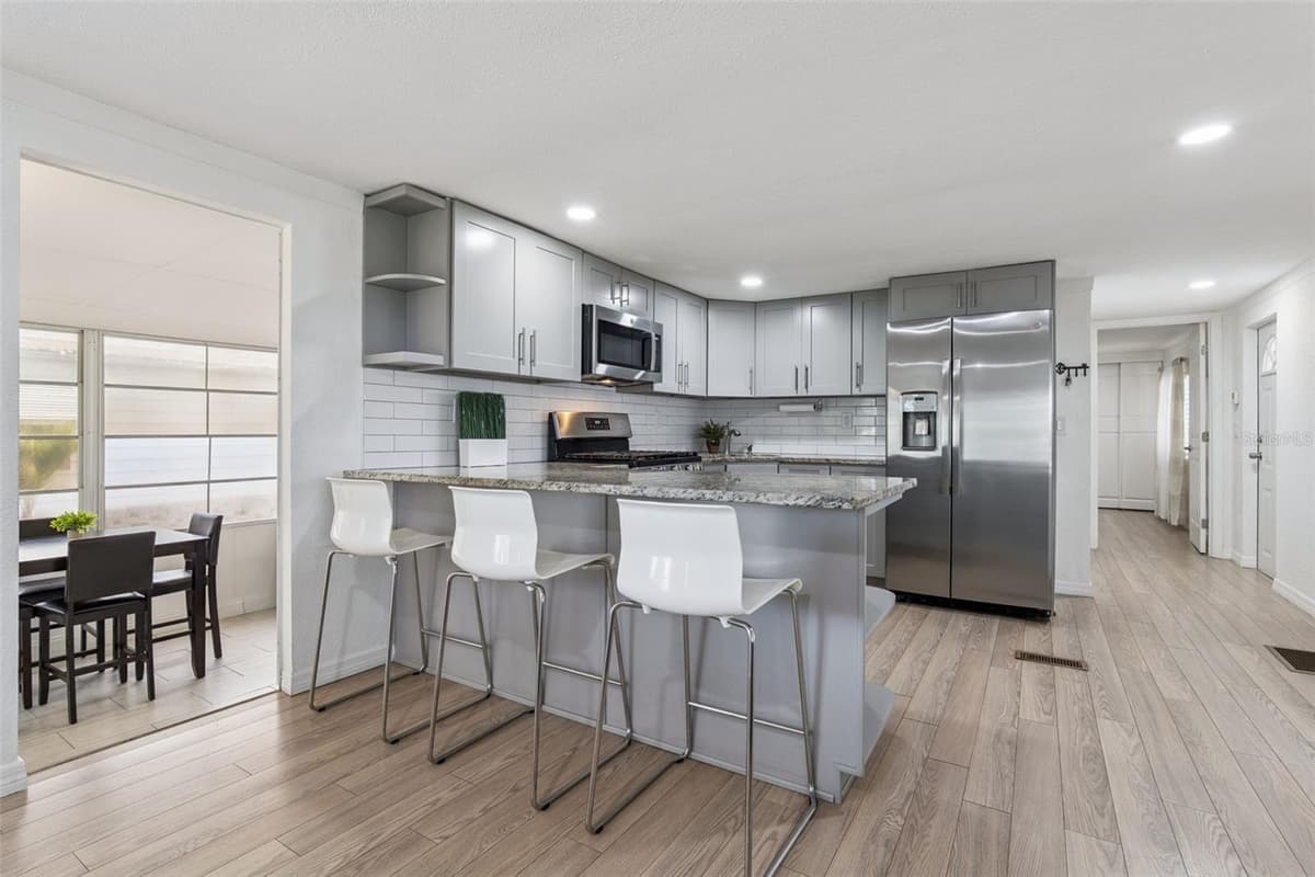 511 FLAMINGO LANE — photo 4 of 25