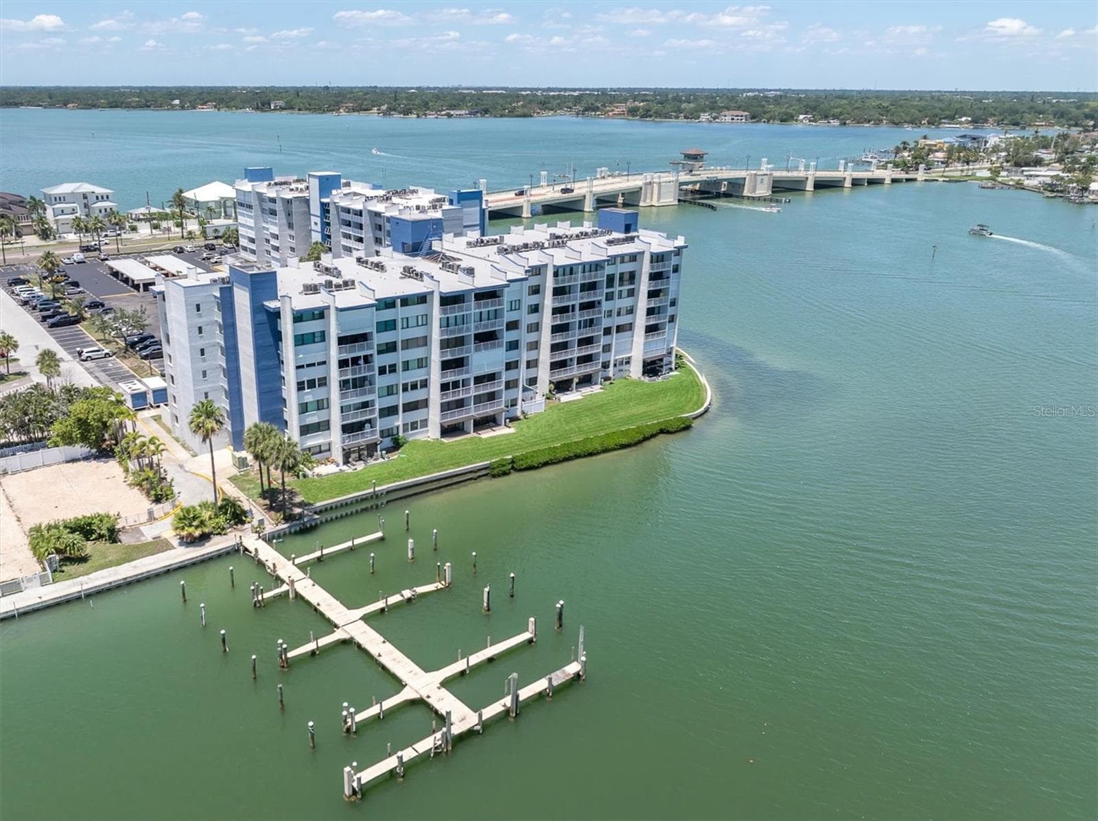 450 TREASURE ISLAND CAUSEWAY — photo 28 of 44