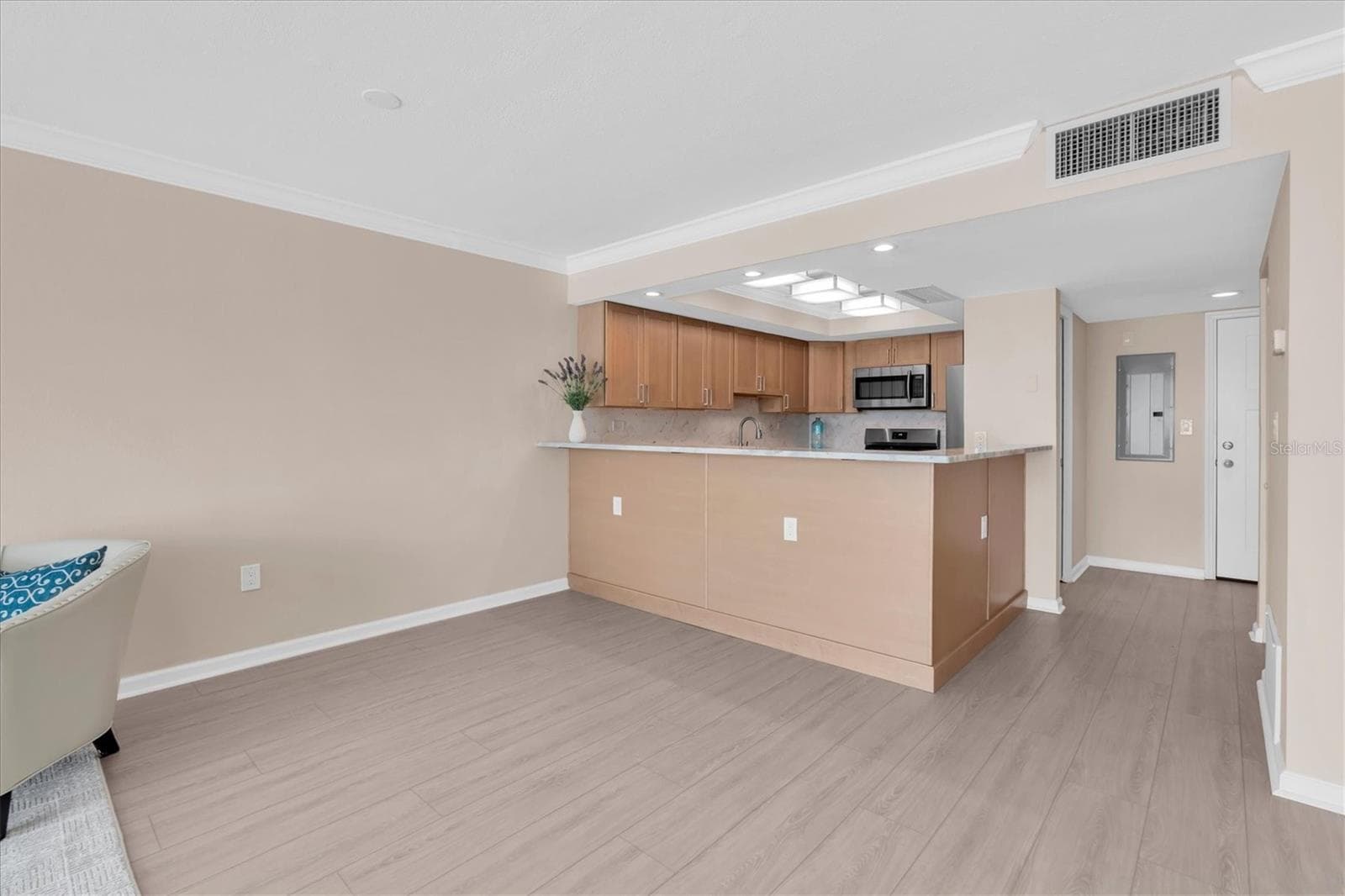 450 TREASURE ISLAND CAUSEWAY — photo 4 of 44