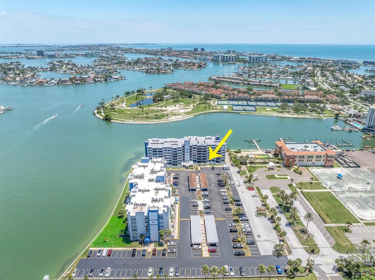 450 TREASURE ISLAND CAUSEWAY — photo 32 of 41