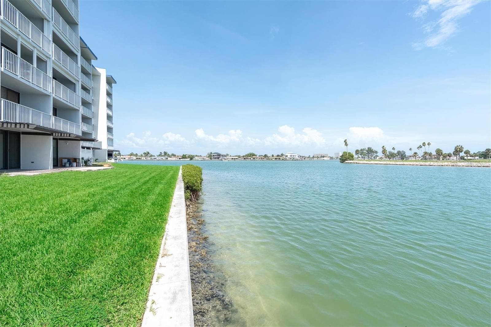 450 TREASURE ISLAND CAUSEWAY — photo 38 of 44