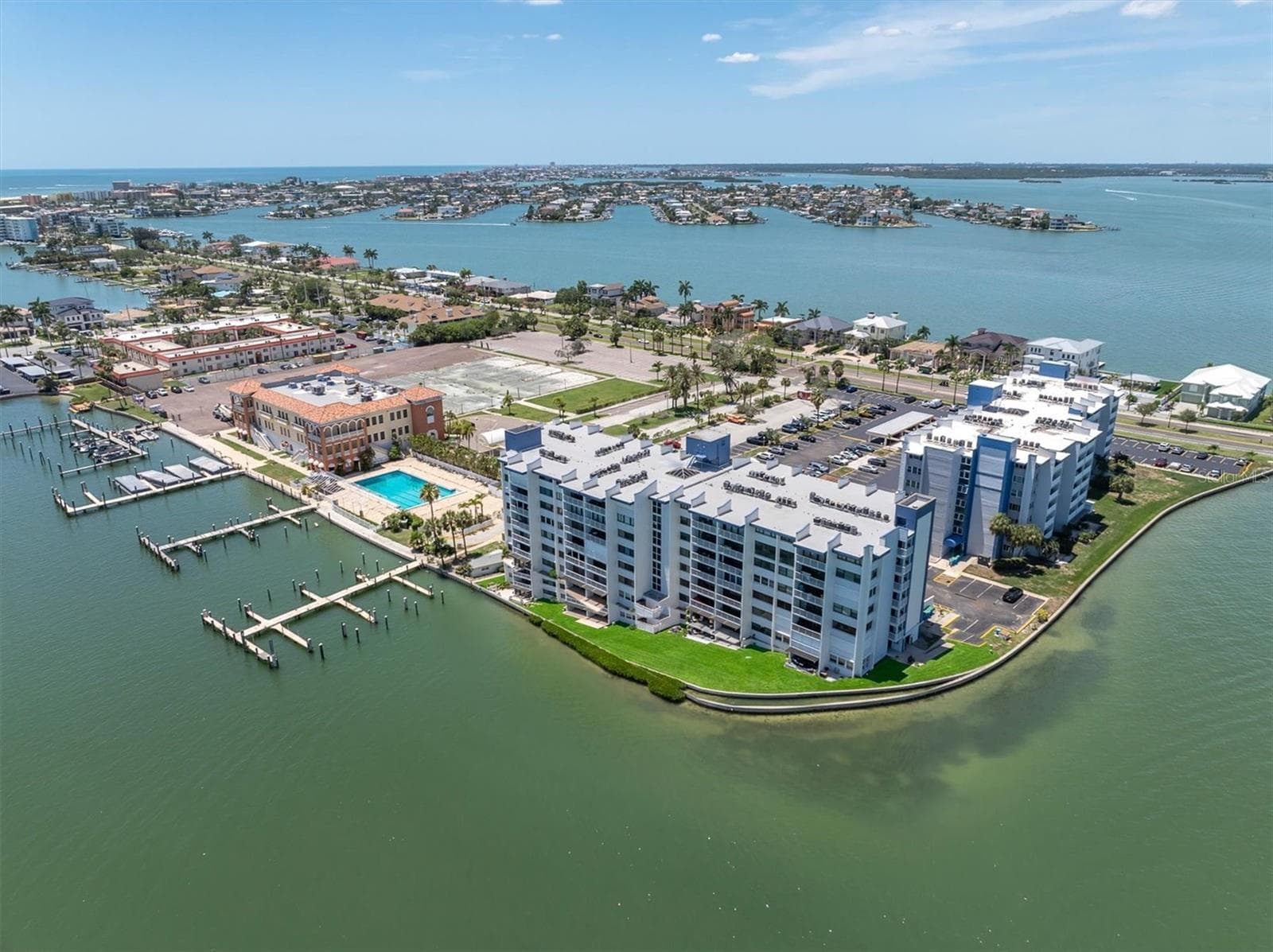 450 TREASURE ISLAND CAUSEWAY — photo 29 of 44