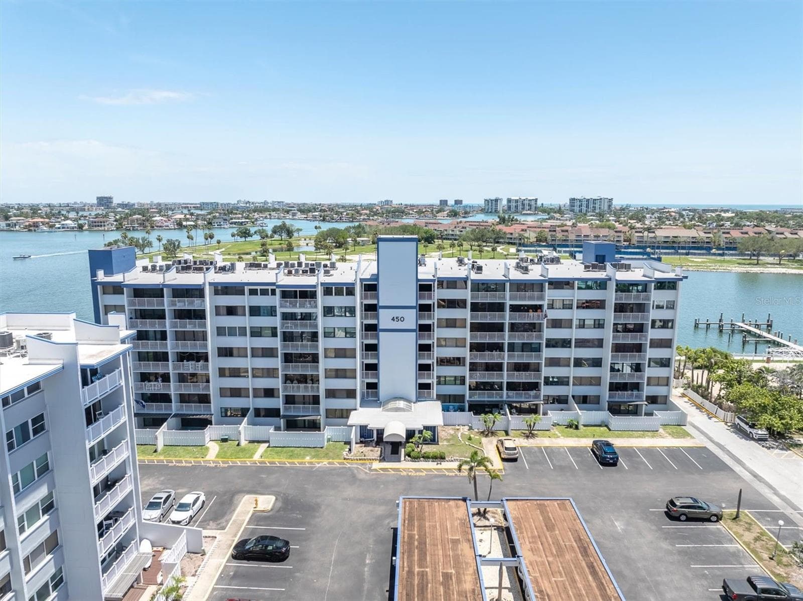 450 TREASURE ISLAND CAUSEWAY — photo 31 of 44