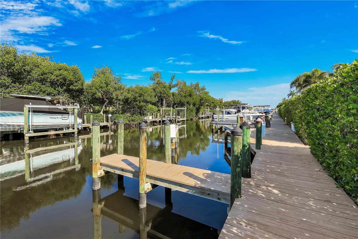 15930 CATALPA COVE DRIVE — photo 41 of 54