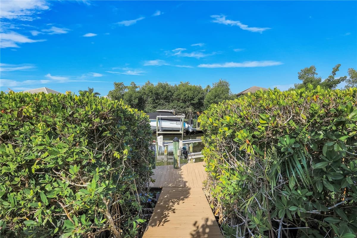 15930 CATALPA COVE DRIVE — photo 40 of 54