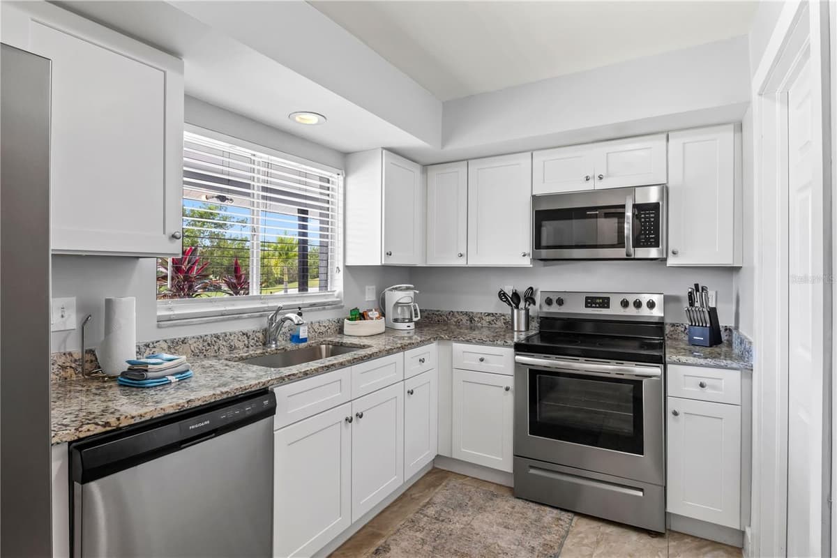 12200 SHOREVIEW DRIVE — photo 41 of 88