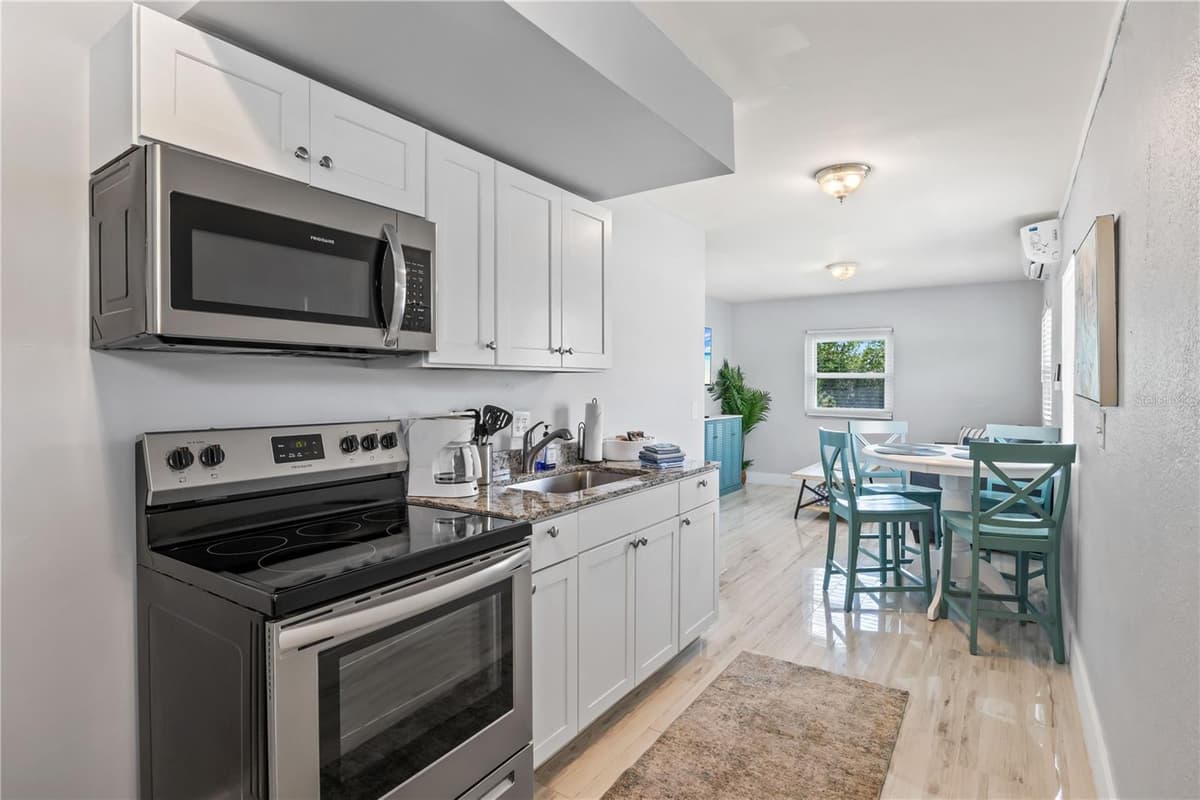 12200 SHOREVIEW DRIVE — photo 50 of 88