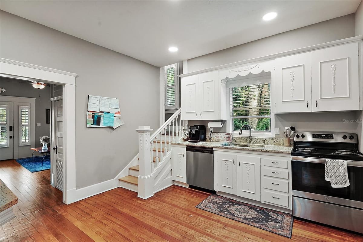 427 GROVE STREET — photo 12 of 29