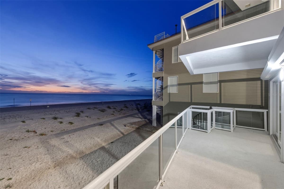 8680 GULF BOULEVARD — photo 10 of 89