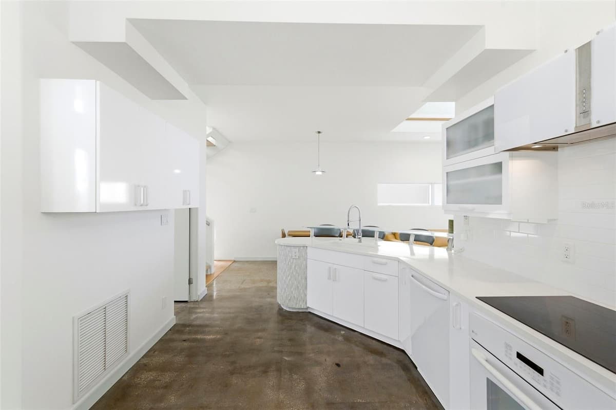 8680 GULF BOULEVARD — photo 18 of 89