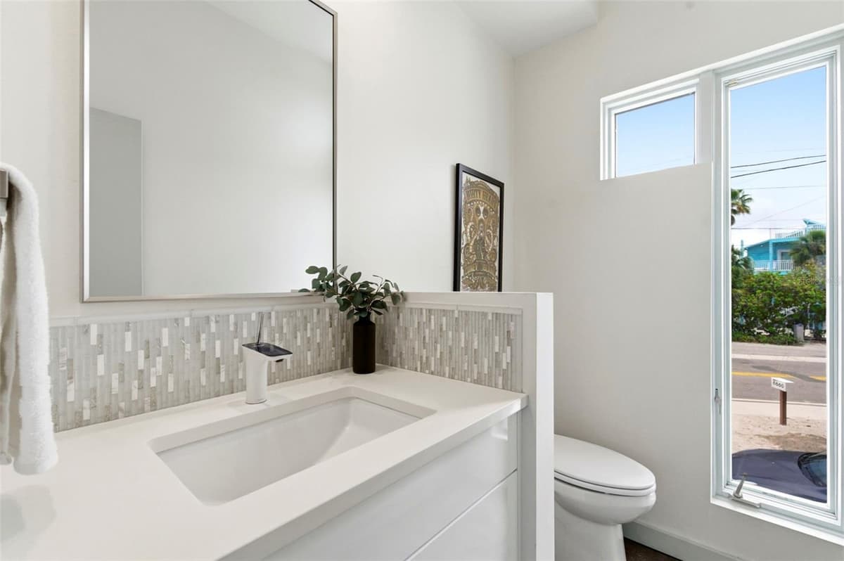 8680 GULF BOULEVARD — photo 27 of 89