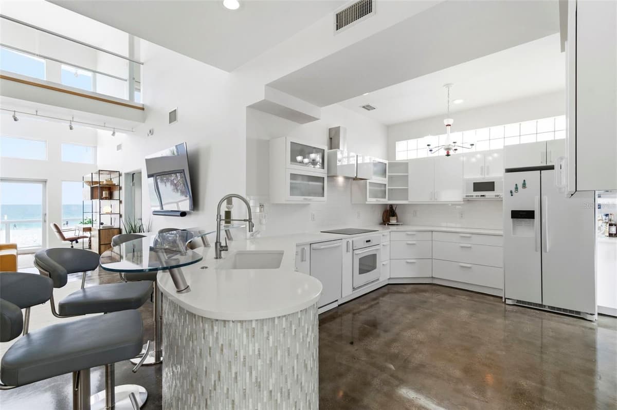 8680 GULF BOULEVARD — photo 12 of 89