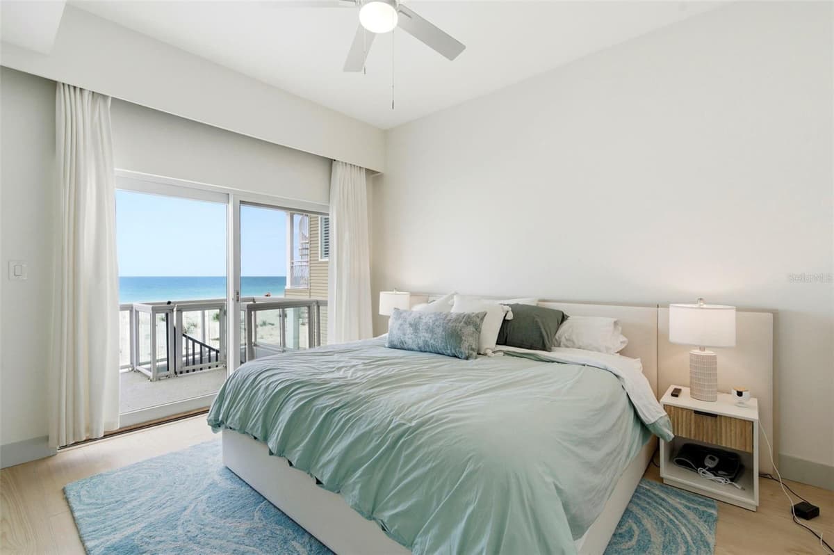 8680 GULF BOULEVARD — photo 29 of 89