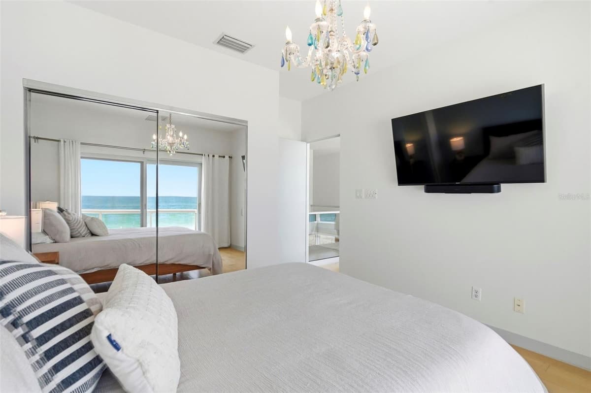 8680 GULF BOULEVARD — photo 40 of 89