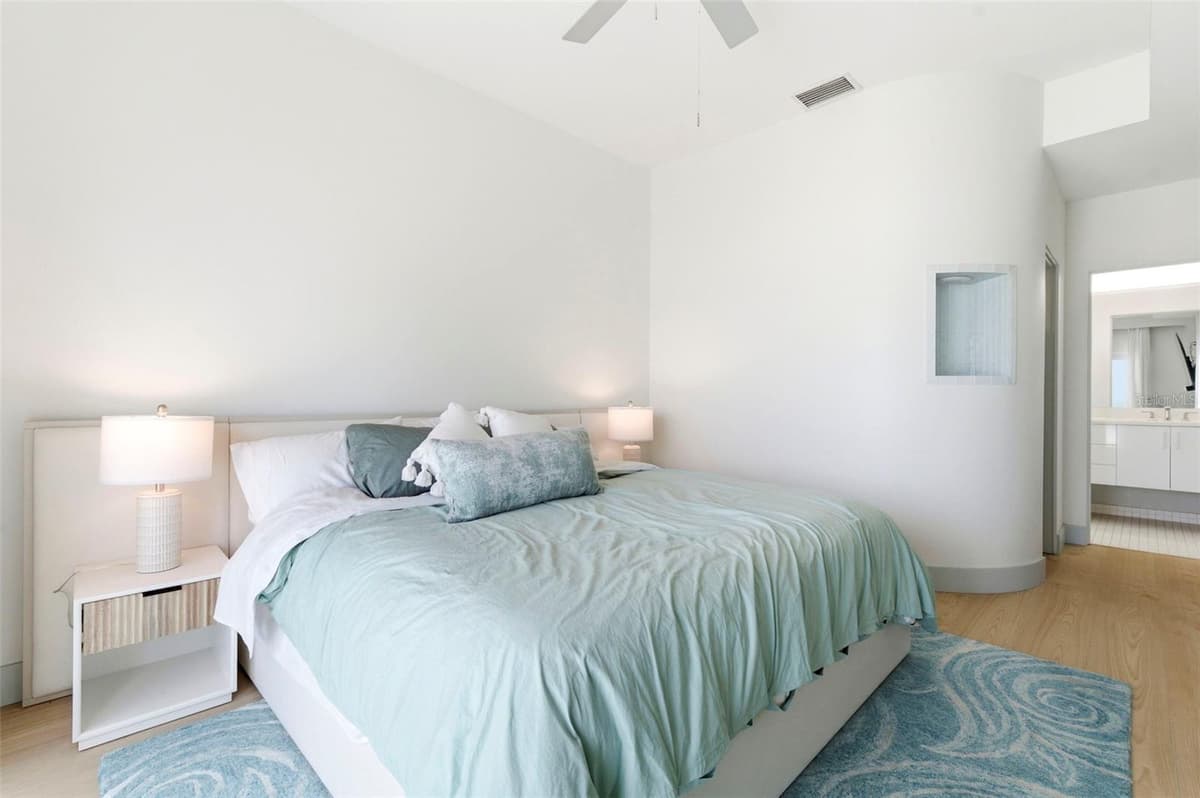 8680 GULF BOULEVARD — photo 30 of 89