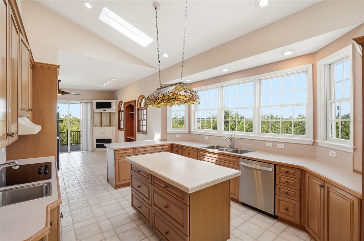 455 HORSESHOE LOOP ROAD — photo 13 of 49