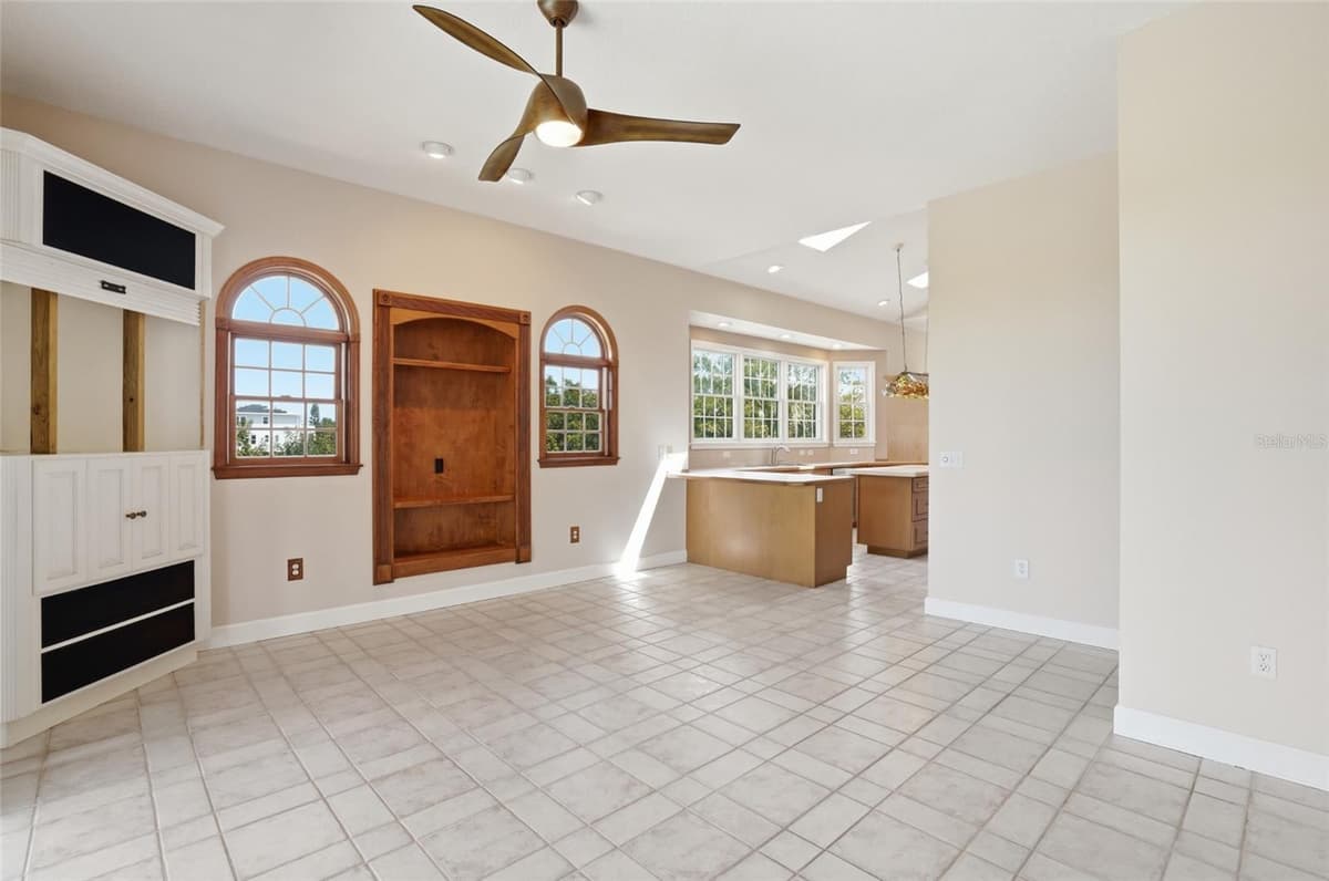 455 HORSESHOE LOOP ROAD — photo 17 of 49