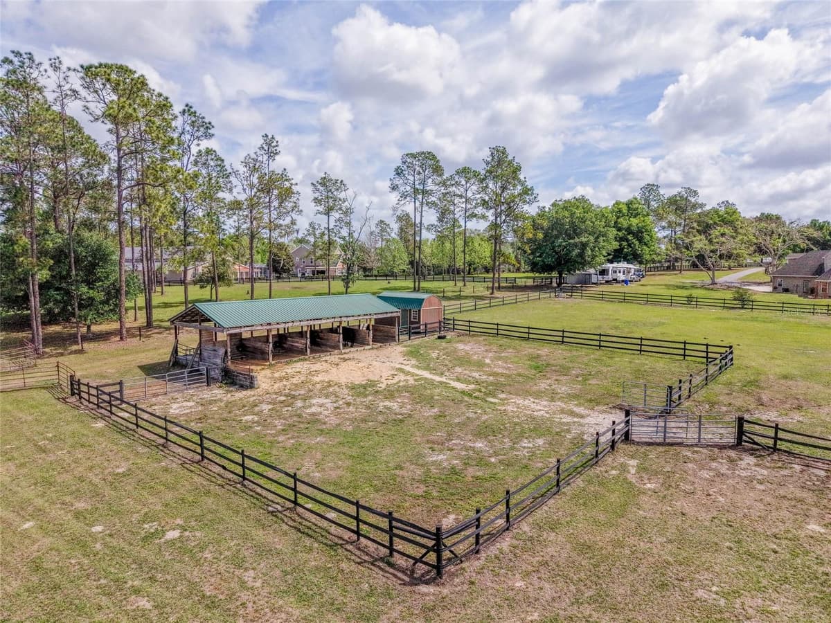 32640 BLUEBERRY HILL WAY — photo 37 of 43