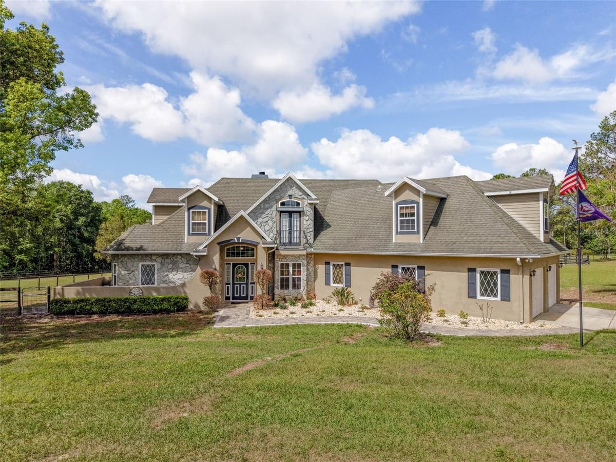 32640 BLUEBERRY HILL WAY — photo 2 of 43