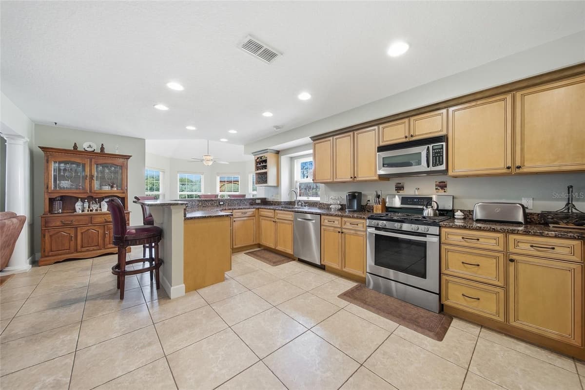 32640 BLUEBERRY HILL WAY — photo 8 of 43