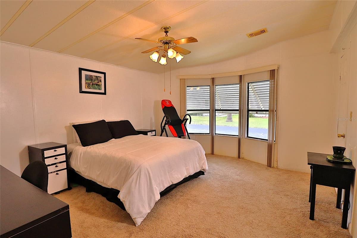 3906 CHINABERRY PLACE — photo 7 of 18