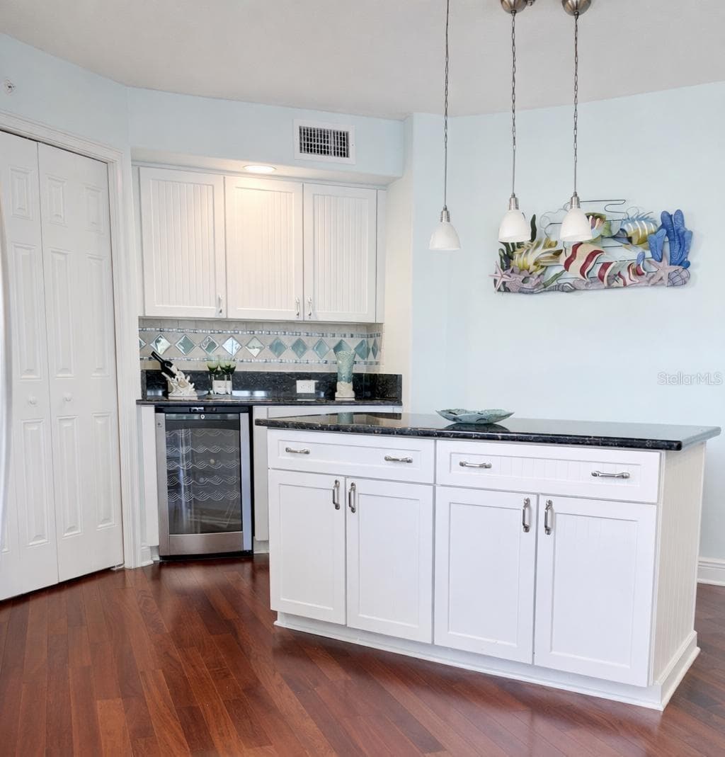 420 HARDING AVENUE — photo 7 of 57