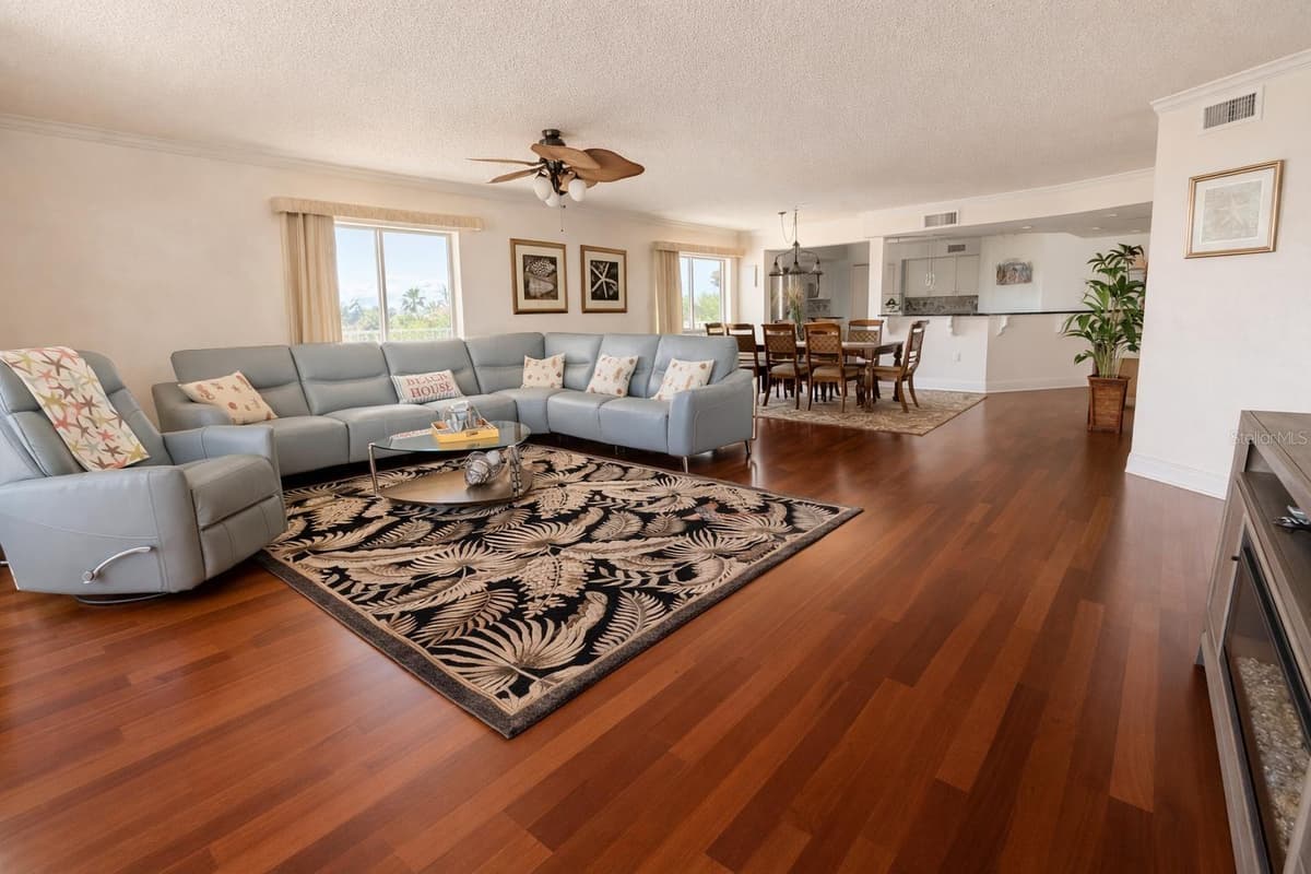 420 HARDING AVENUE — photo 3 of 57