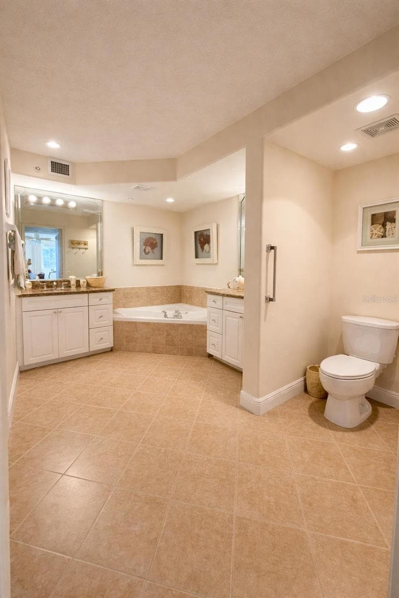 420 HARDING AVENUE — photo 13 of 57