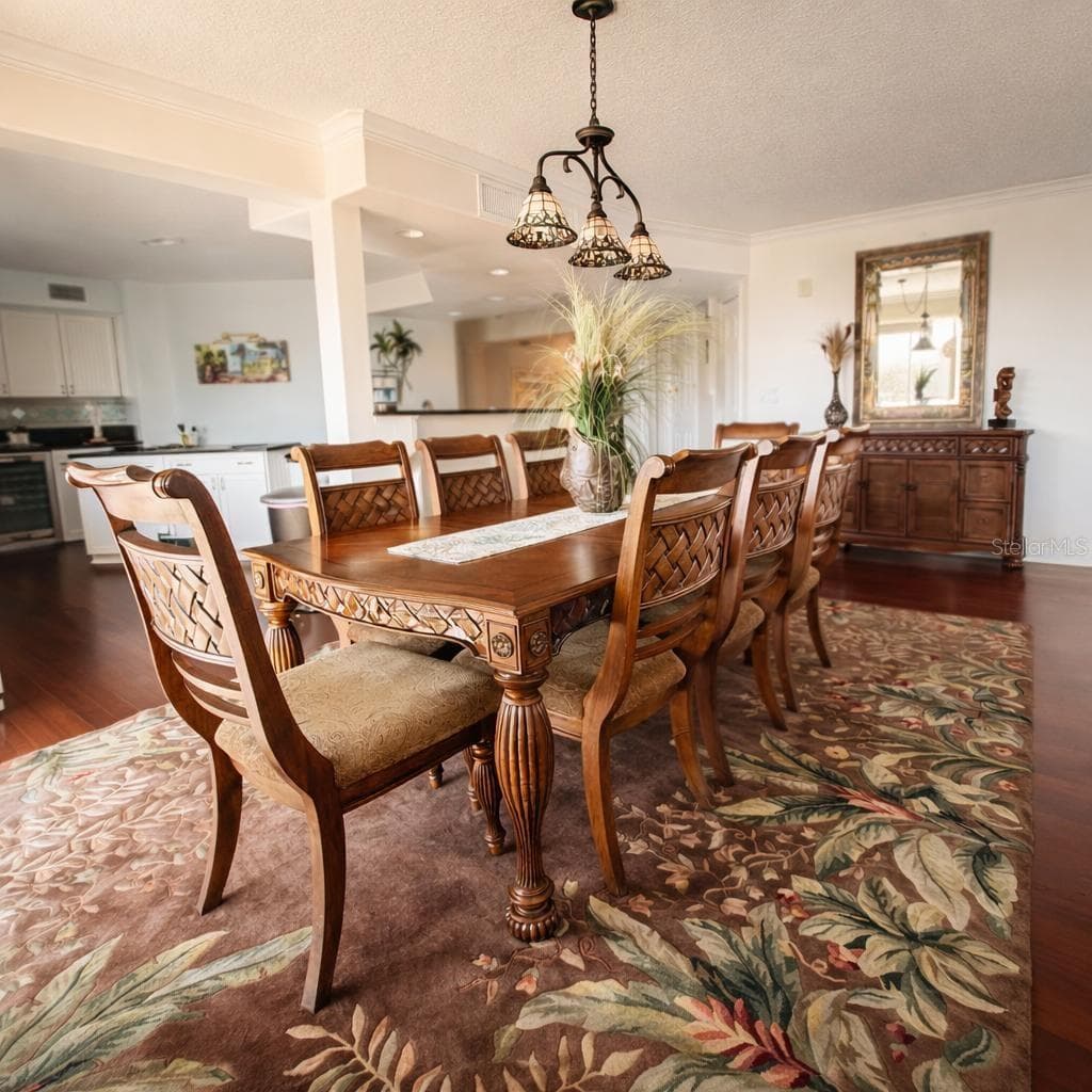 420 HARDING AVENUE — photo 4 of 57