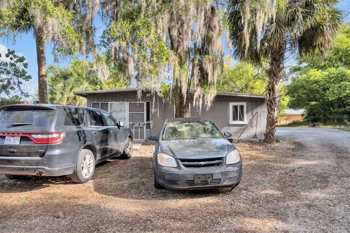 2200 VOLUSIA AVENUE — photo 11 of 34