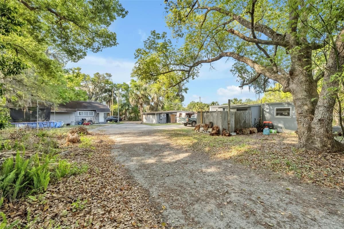 2200 VOLUSIA AVENUE — photo 14 of 34