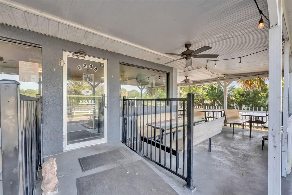 2200 VOLUSIA AVENUE — photo 5 of 34