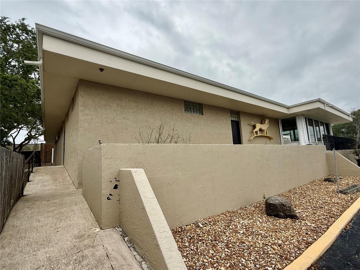 220 CORAL SANDS DRIVE — photo 12 of 71