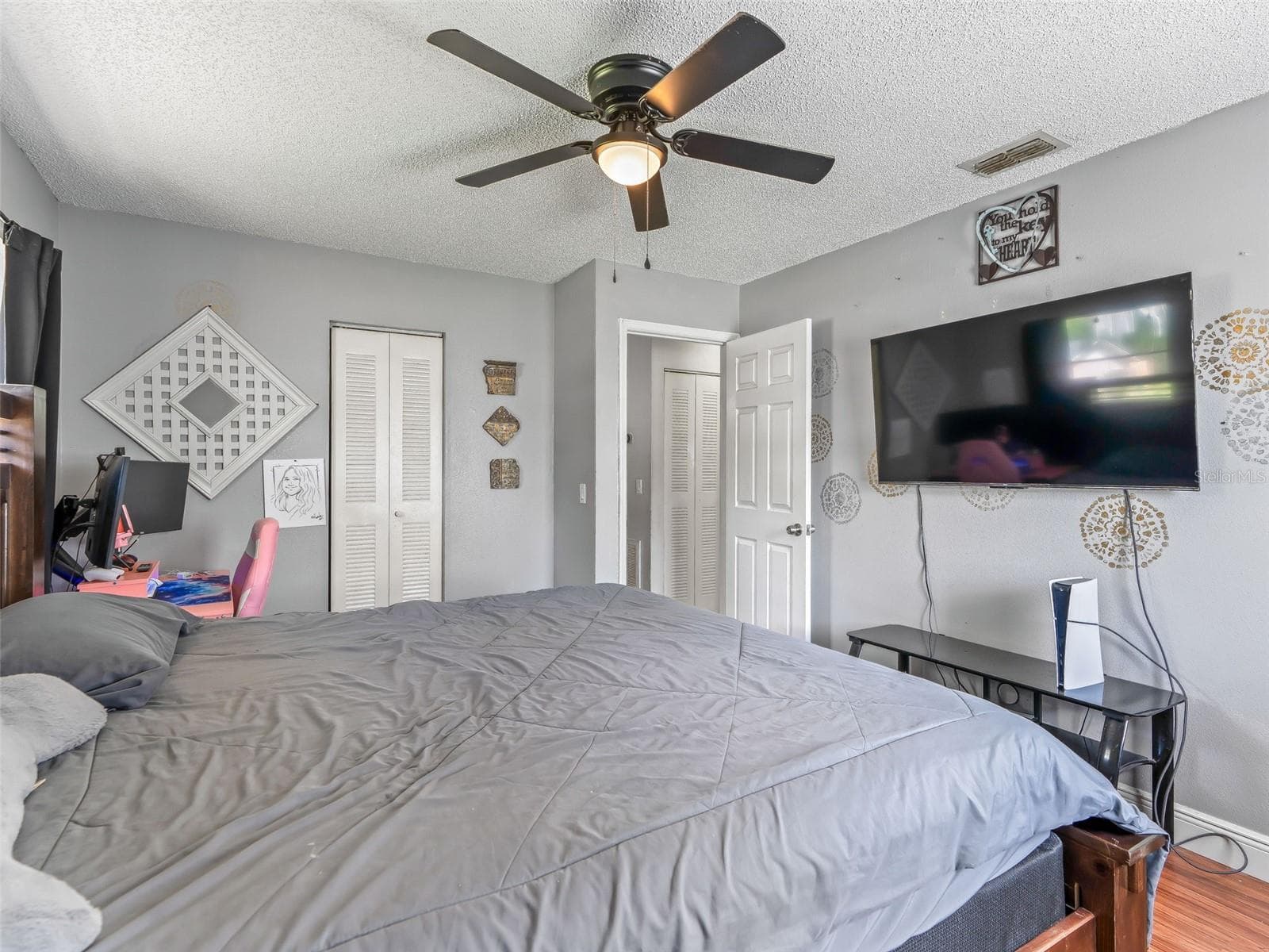 911 JACARANDA DRIVE — photo 13 of 24