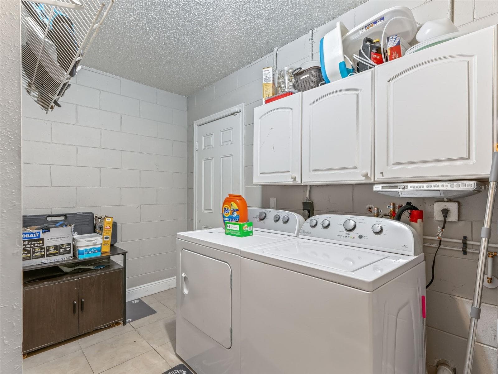 911 JACARANDA DRIVE — photo 19 of 24