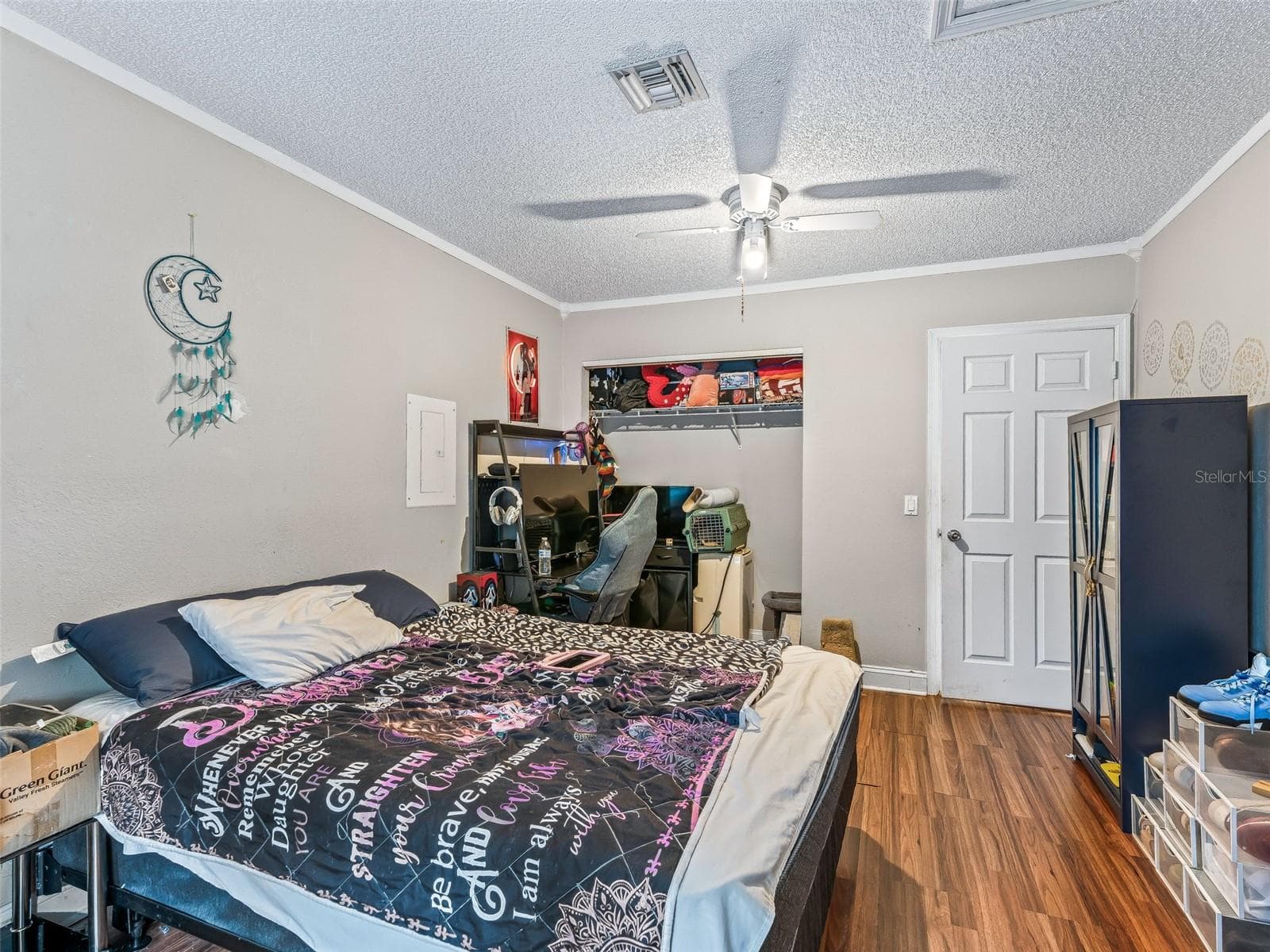 911 JACARANDA DRIVE — photo 16 of 24