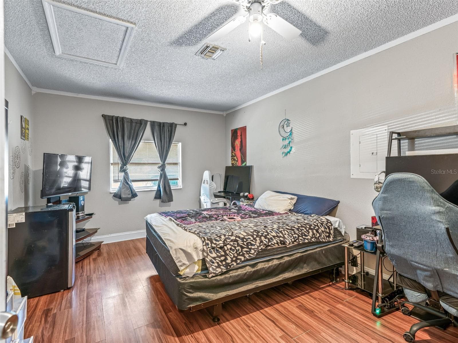 911 JACARANDA DRIVE — photo 15 of 24
