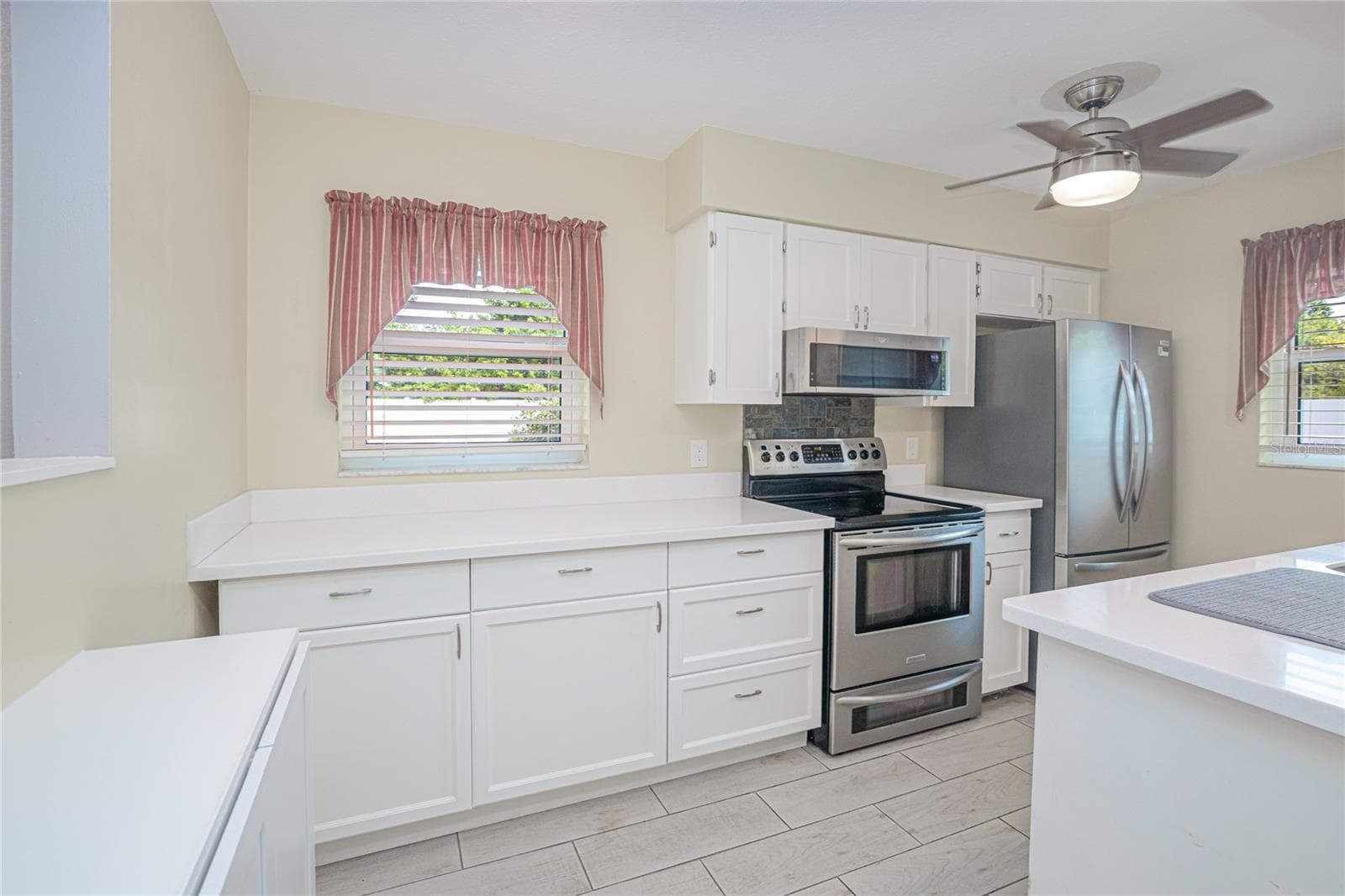 24540 HARBORVIEW ROAD — photo 8 of 33