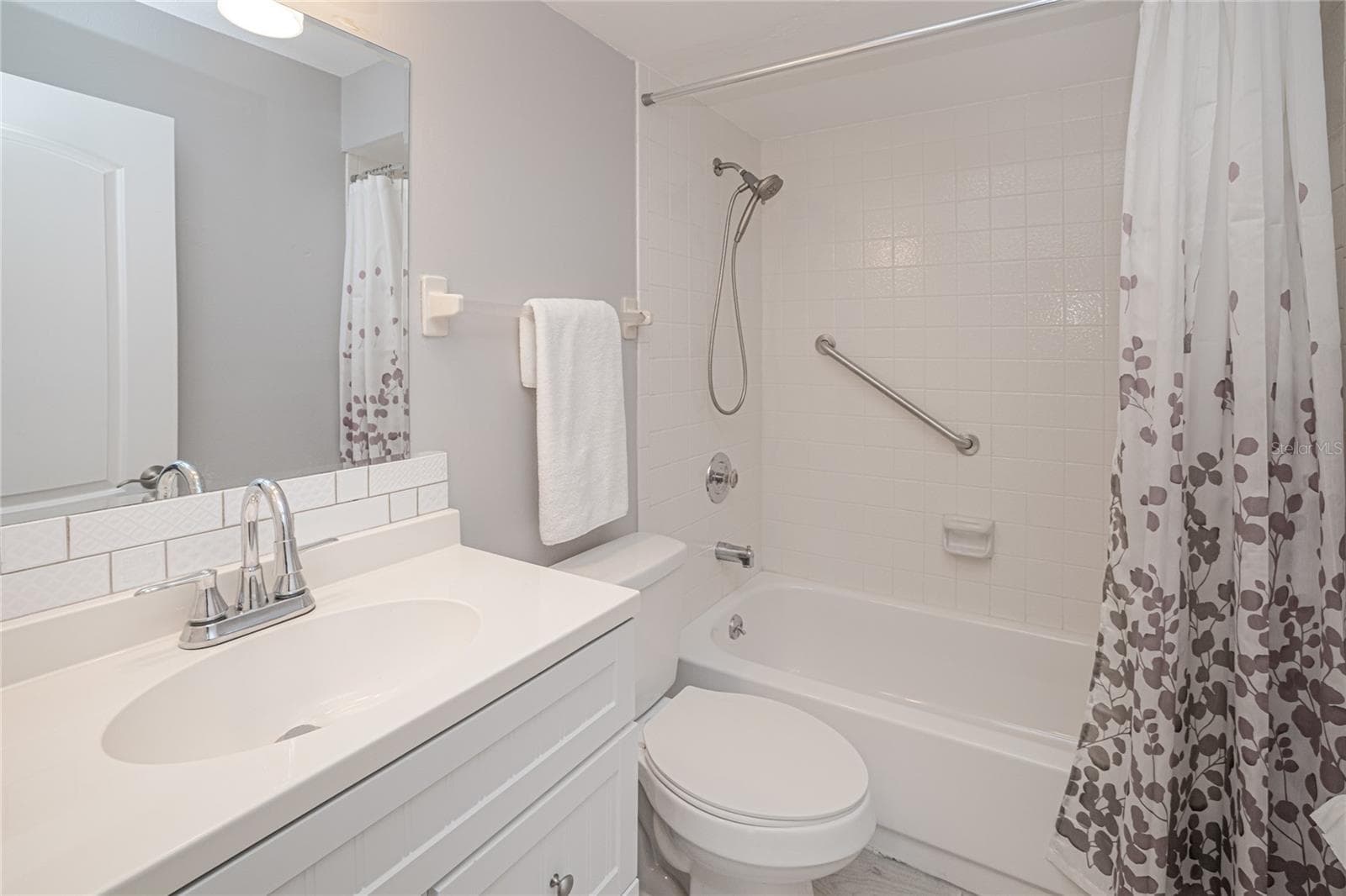 24540 HARBORVIEW ROAD — photo 14 of 33