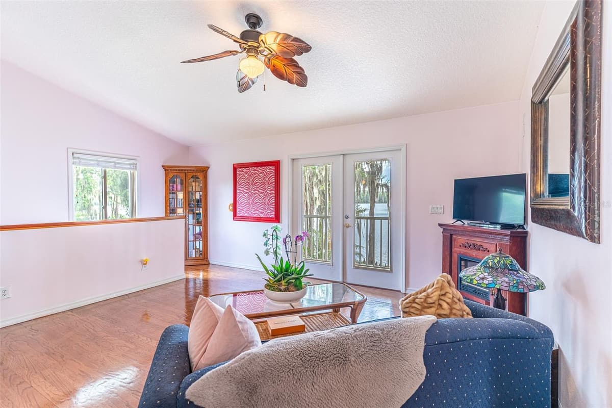 6850 HUNT ROAD — photo 42 of 97
