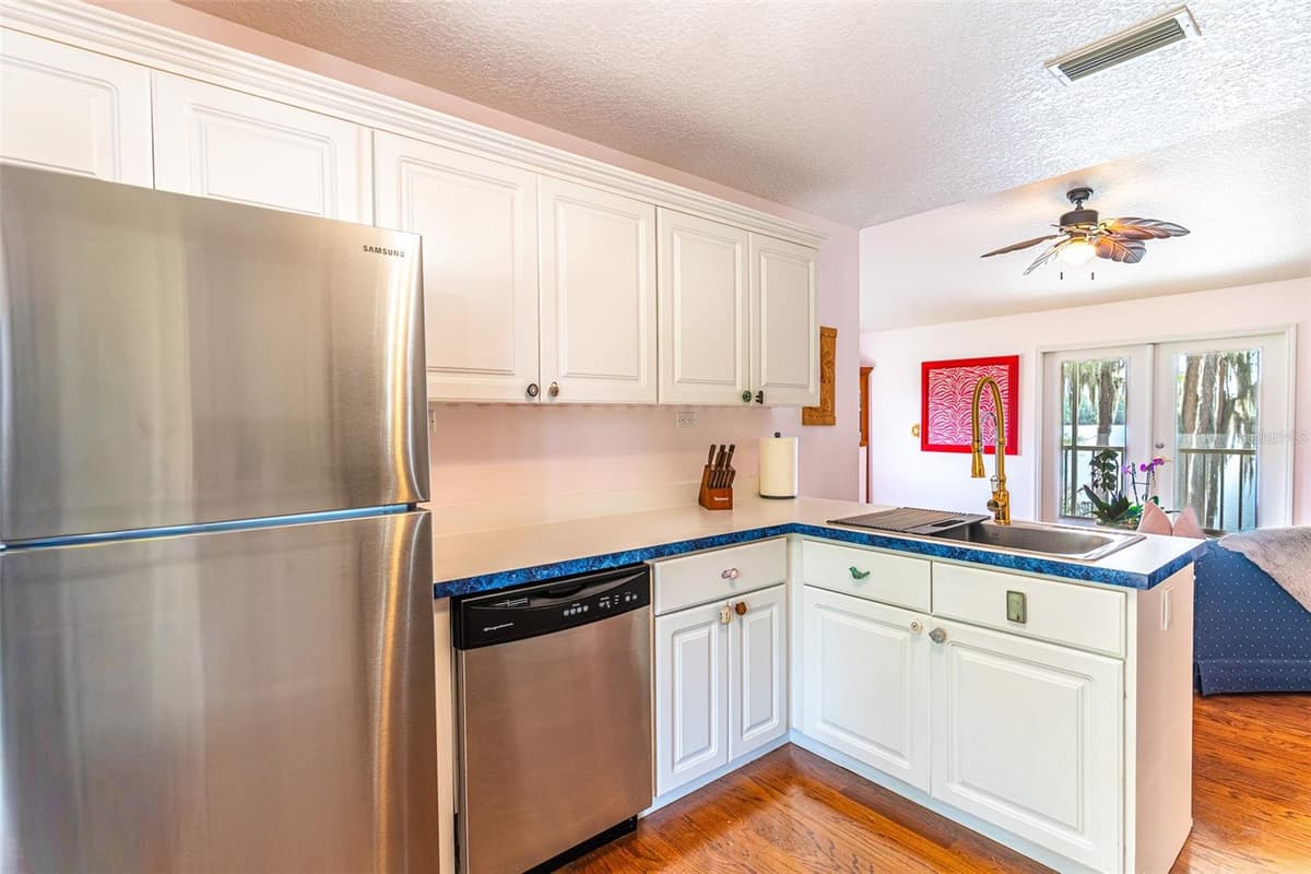 6850 HUNT ROAD — photo 43 of 97