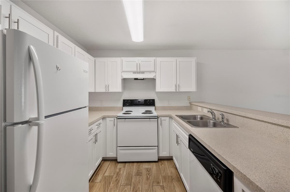 210 ORANGE AVENUE — photo 16 of 49