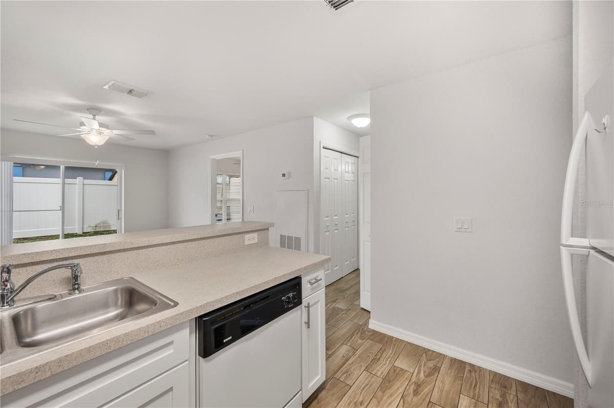 210 ORANGE AVENUE — photo 17 of 49