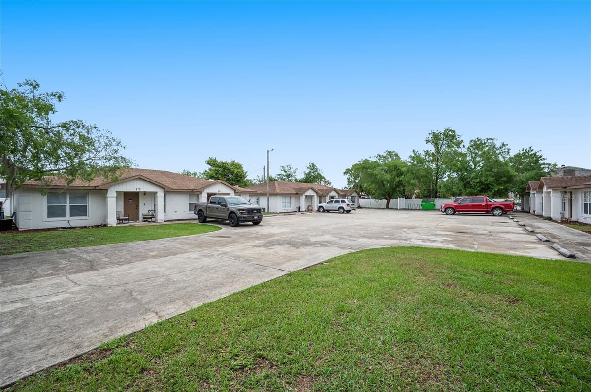 210 ORANGE AVENUE — photo 41 of 49