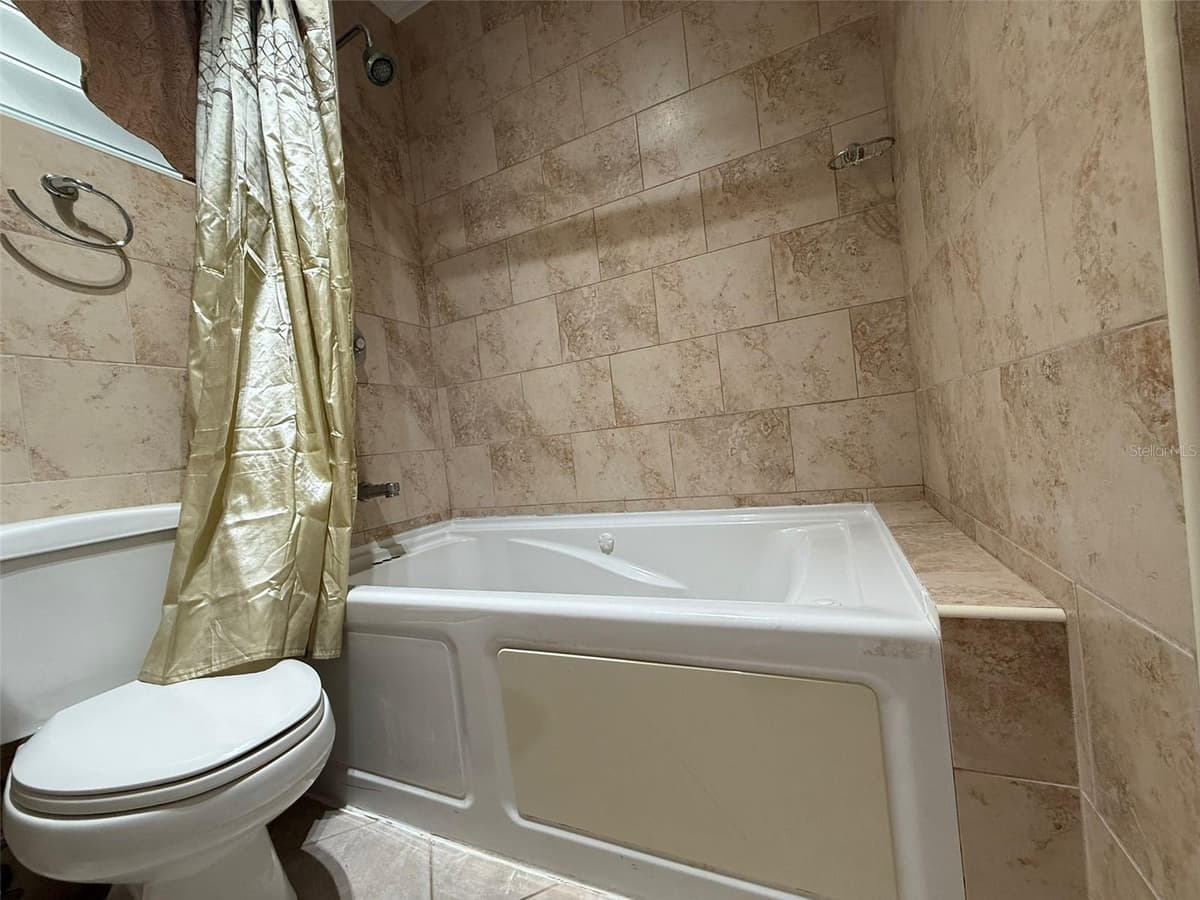 A11 BO ISLOTE, COSTA ATLANTICO — photo 16 of 44