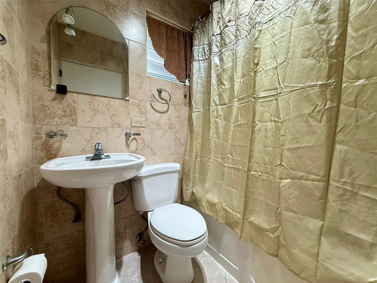 A11 BO ISLOTE, COSTA ATLANTICO — photo 15 of 44