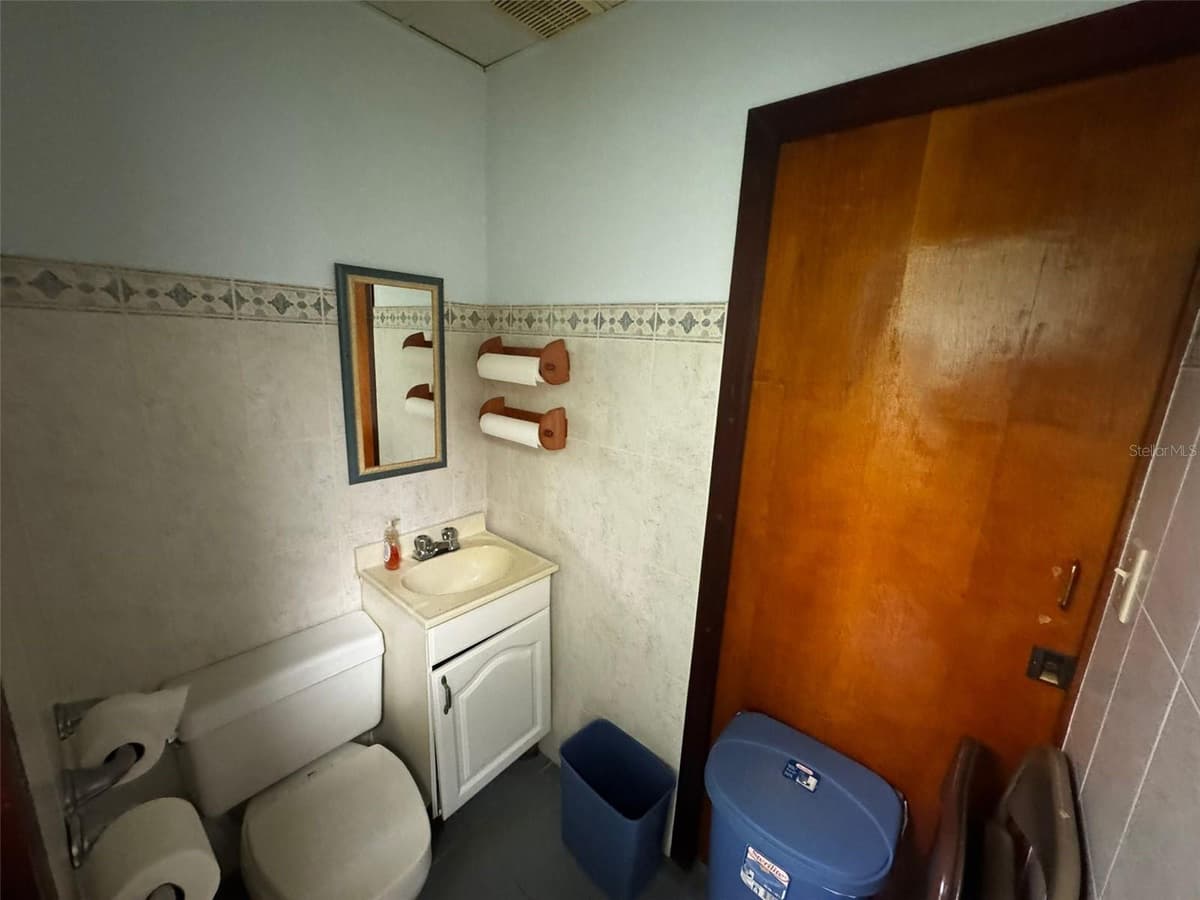 204 CALLE JULIO CINTRON — photo 16 of 19